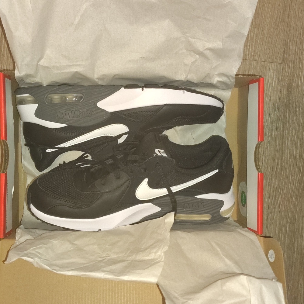 NikeWomen's Air Max Excee Casual Sneakers Size 9 - Picture 4 of 4